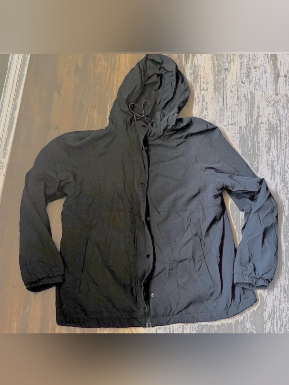 Roots lightweight black hooded windbreaker / rain jacket size medium